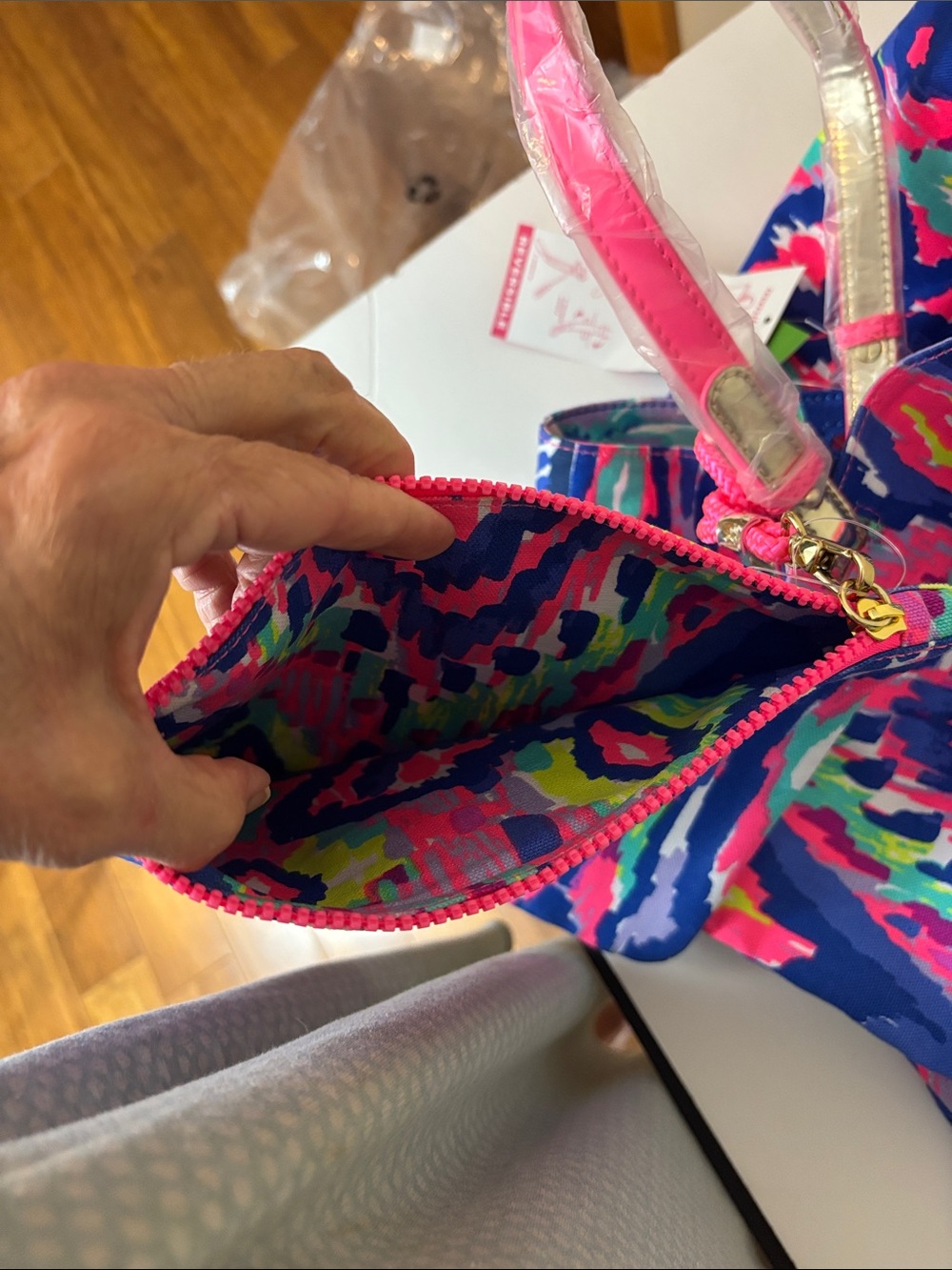 Lilly Pulitzer Beach Bathers Reversible Tote and Pouch NWT - Picture 12 of 16